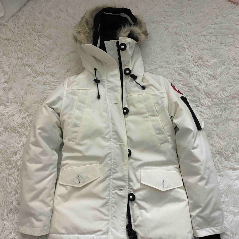 New! Canada goose down jacket woman xs
